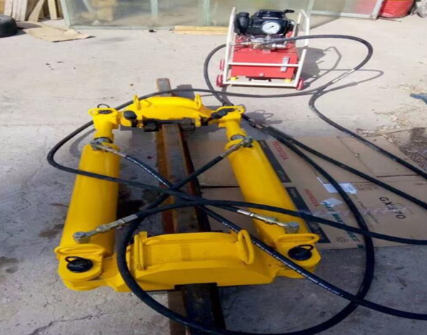 yls-600液壓鋼軌拉伸機鐵路工務(wù)器材yls大型內(nèi)燃軌道拉伸調(diào)整器